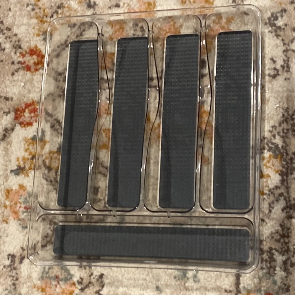 Flatware organizer